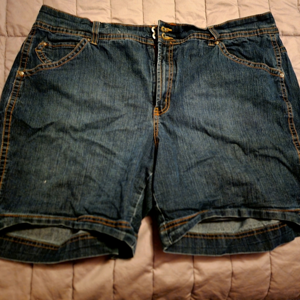 Gloria Vanderbilt Denim Shorts 18W